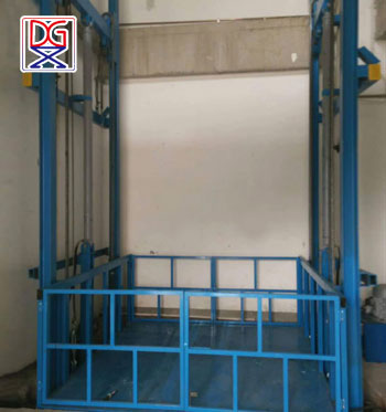 仓库导轨式升降机