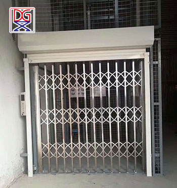 钢结构厂房导轨式升降机