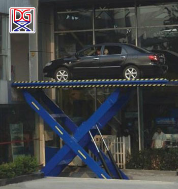 剪叉式汽车升降机