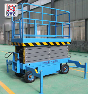 移动剪叉式升降机