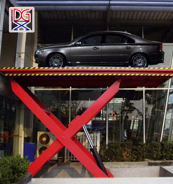 剪叉式汽车升降机