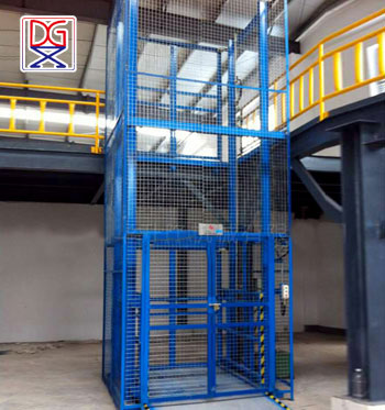 封闭式链条液压货梯